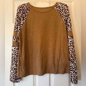 Emery Rose Top leopard camel colorblock size L Long sleeves